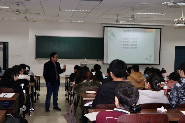 郑劲松老师与同学们交流199.jpg