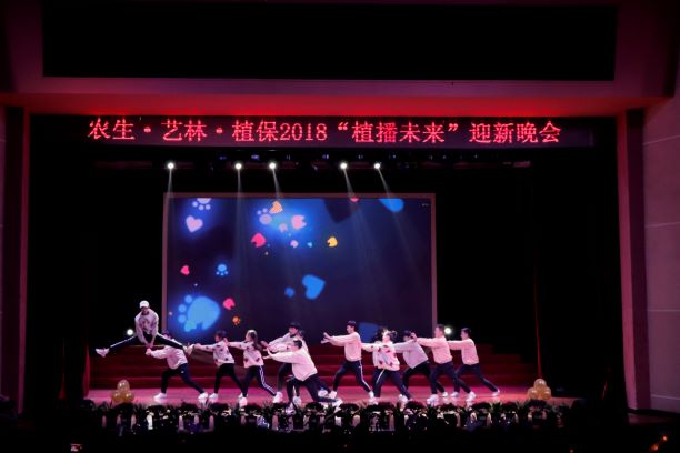 大学那点事.jpg